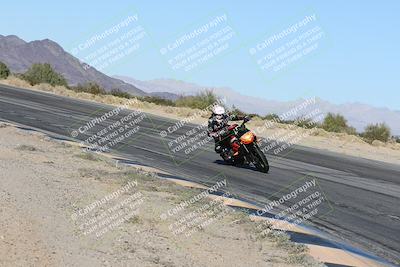 media/Dec-01-2025-Moto Forza (Mon) [[2daa91e15f]]/3-Beginner Group/Session 4 (Turn 10 Inside)/